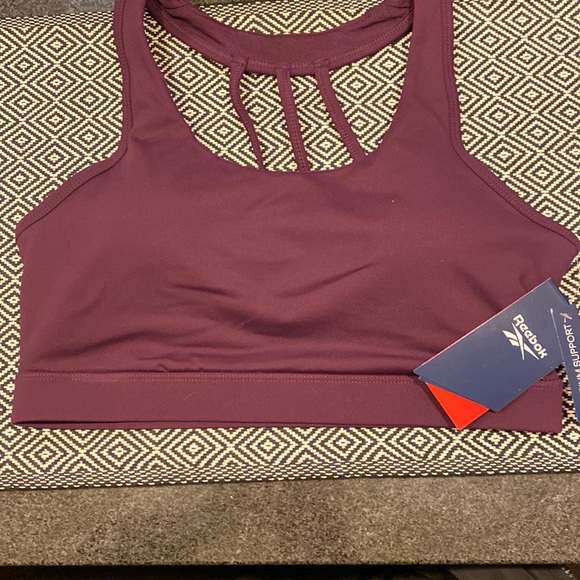 NWT REEBOK MEDIUM SUPPORT SPORTS BRA - Picture 1 of 4